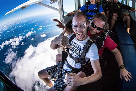 Reef And Rainforest Tandem Sky Dive In Cairns - Accommodation Daintree 2